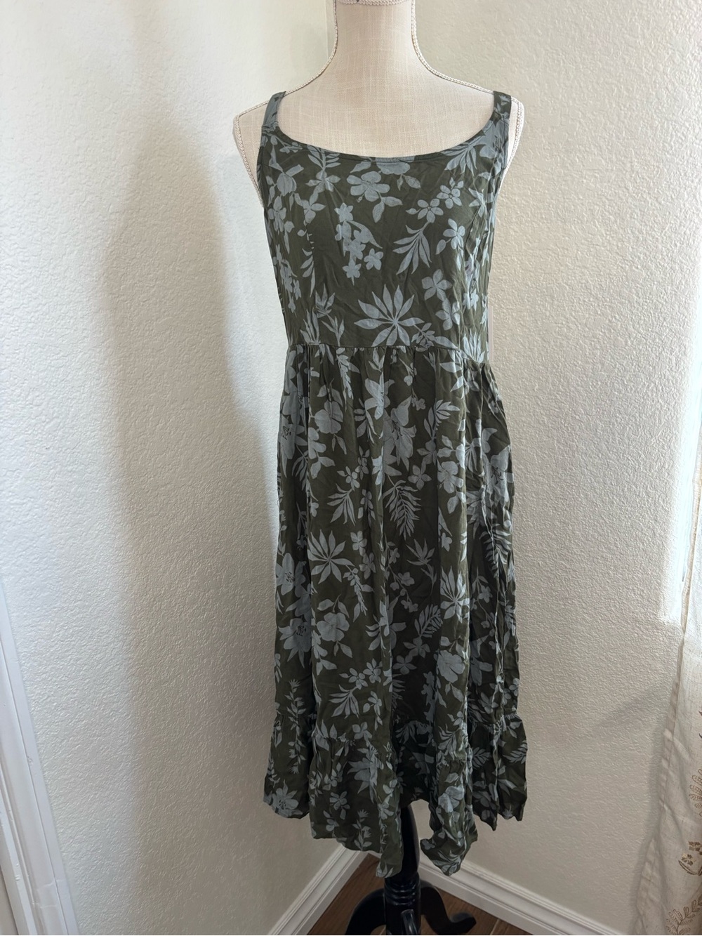 Sonoma Midi‎ Dress Large Olive Green Floral Tiered Smocked Back NWT
